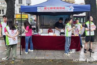 不惧约基奇！霍姆格伦首节8投6中独揽14分2板1助